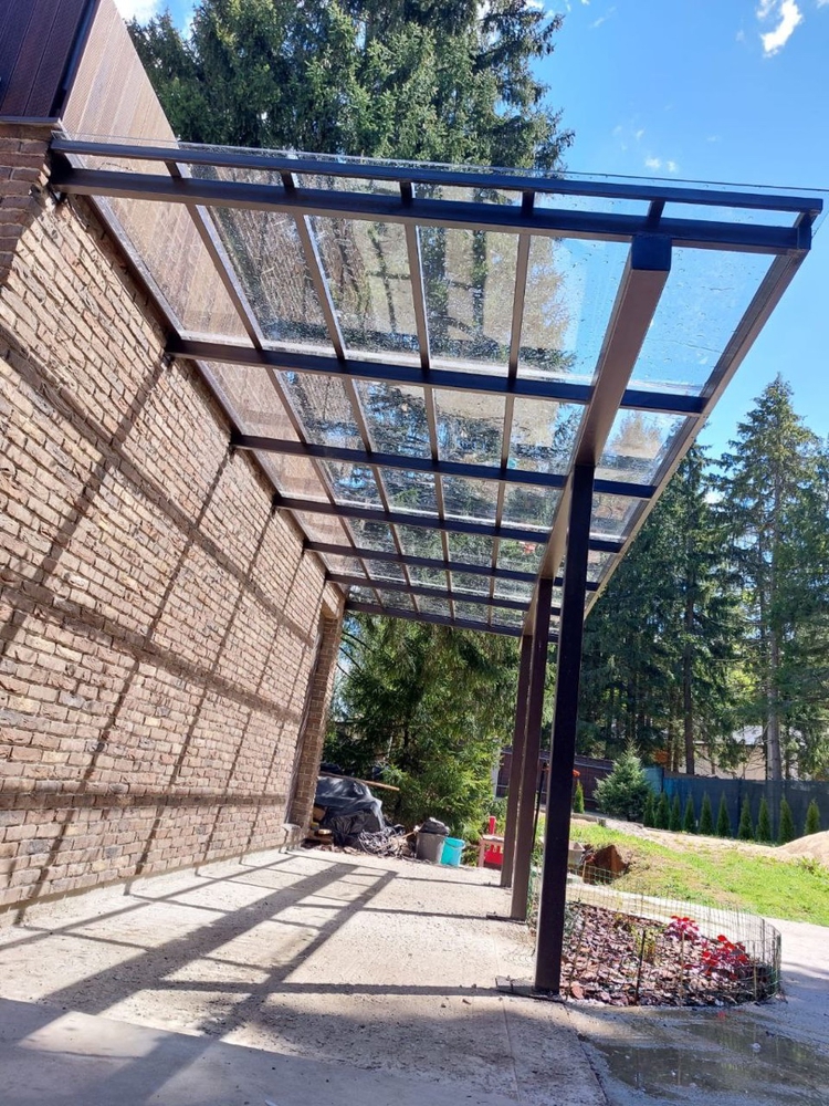 Односкатный навес из сотового поликарбоната